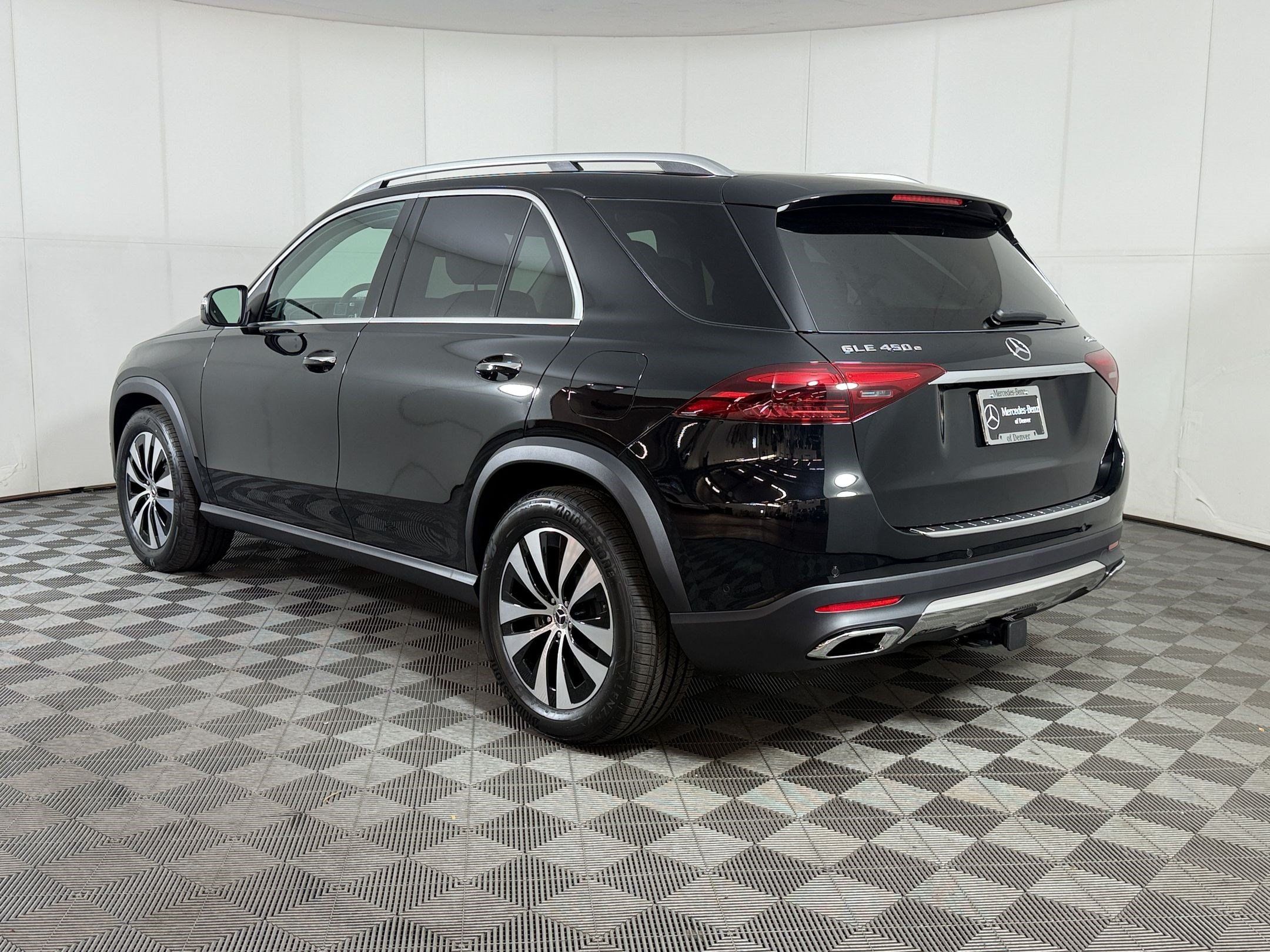 New 2026 Mercedes-Benz GLE 450e 4MATIC image 3