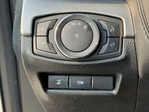 Used 2018 Ford Explorer Platinum AWD/4WD image 23