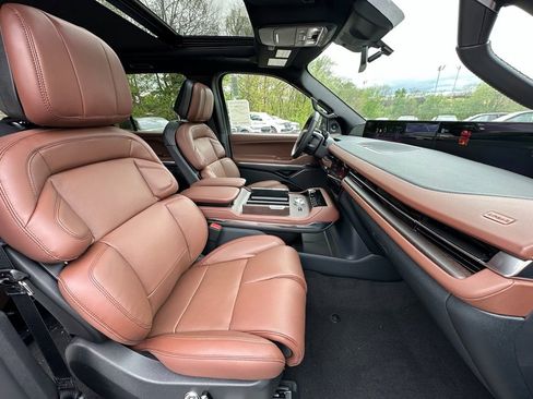New 2026 Lincoln Navigator L Reserve AWD/4WD image 24