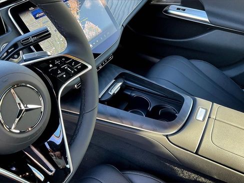 New 2026 Mercedes-Benz E 350 4MATIC Sedan image 8