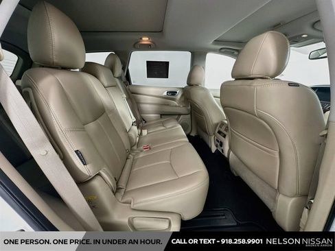 Certified 2020 Nissan Pathfinder Platinum w/ Cargo Package AWD/4WD image 30