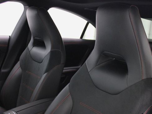 Used 2023 Mercedes-Benz CLA 250 4MATIC image 34