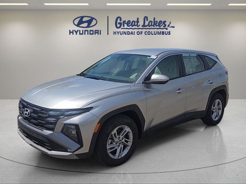 Used 2025 Hyundai Tucson SE FWD image 1