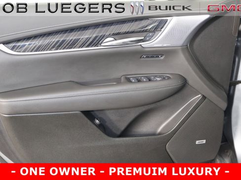 Certified 2025 Cadillac XT6 Premium Luxury image 7