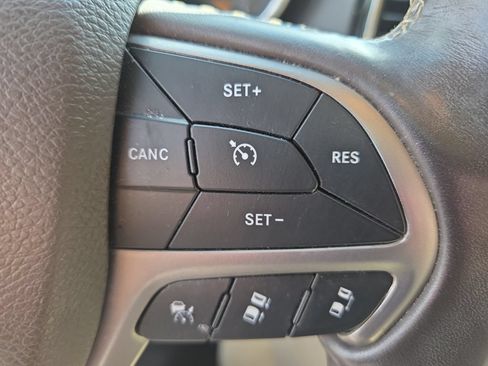 Used 2021 Jeep Grand Cherokee Overland AWD/4WD image 33