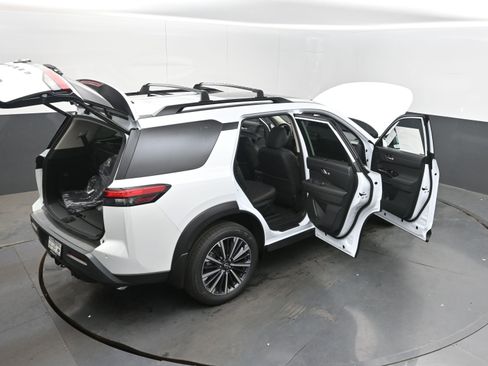 New 2026 Nissan Pathfinder Platinum AWD/4WD image 46