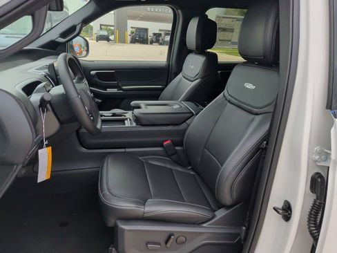 New 2027 Ford Expedition Platinum w/ Stealth Appearance Package AWD/4WD image 13