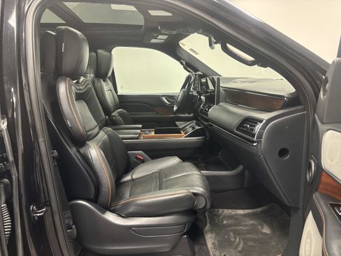 Used 2022 Lincoln Navigator L Black Label image 16