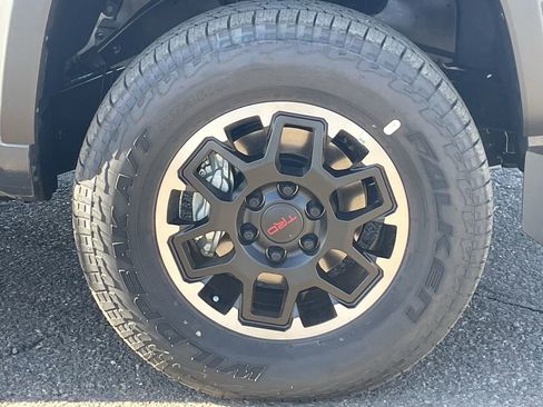 New 2025 Toyota Tacoma TRD Off-Road image 10