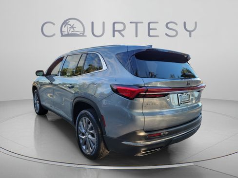 Used 2025 Buick Enclave Preferred w/ Power Package AWD/4WD image 2
