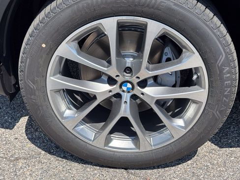 New 2026 BMW X5 xDrive40i w/ Climate Comfort Package AWD/4WD image 9