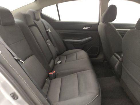 Used 2022 Nissan Altima 2.5 SV FWD image 19