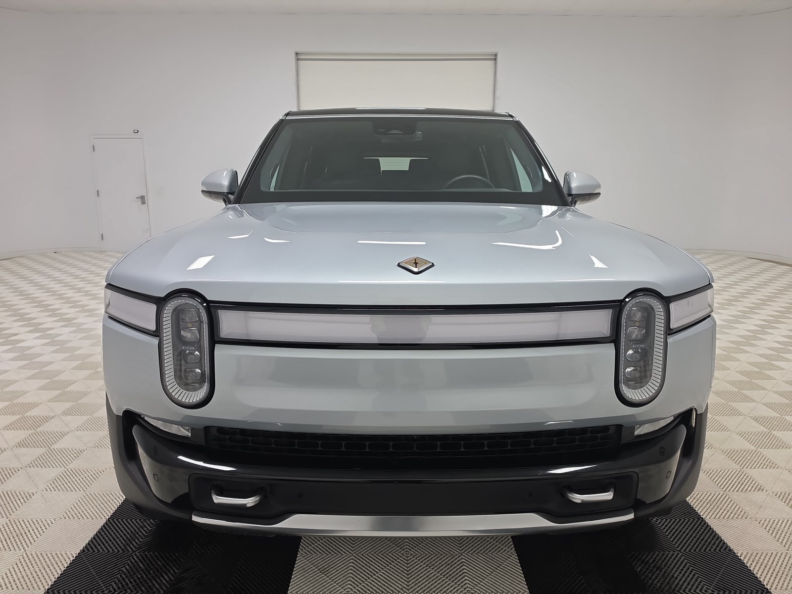 Used 2023 Rivian R1S Adventure Quad AWD/4WD image 8