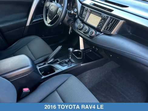 Used 2016 Toyota RAV4 LE FWD image 18