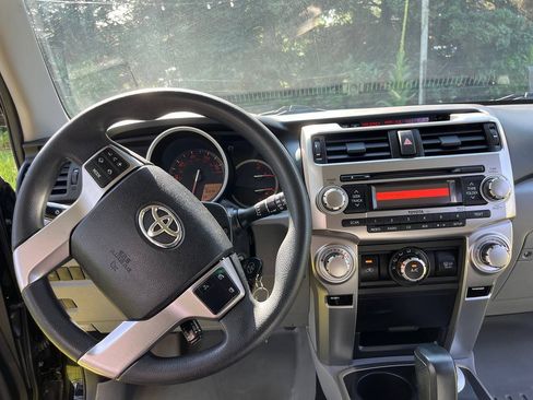 Used 2013 Toyota 4Runner SR5 AWD/4WD image 7
