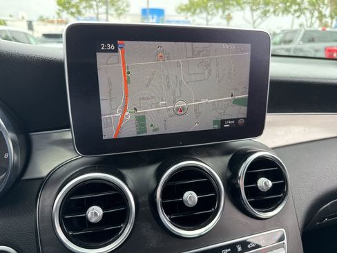 Used 2019 Mercedes-Benz GLC 350e 4MATIC image 22