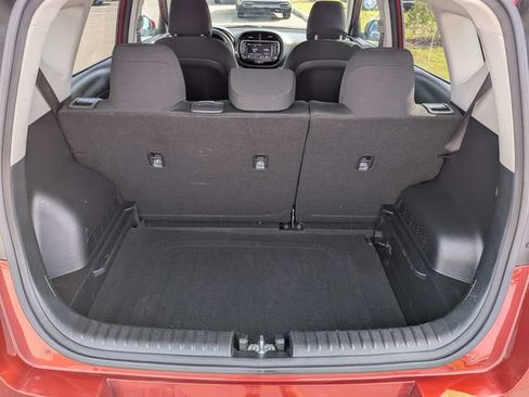Used 2022 Kia Soul LX FWD image 12