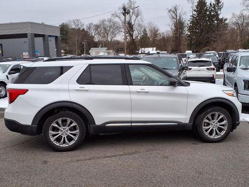 Used 2020 Ford Explorer XLT w/ Equipment Group 202A image 7