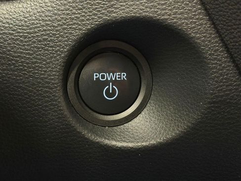 Used 2024 Toyota Corolla Cross AWD Hybrid w/ Moonroof Package image 31