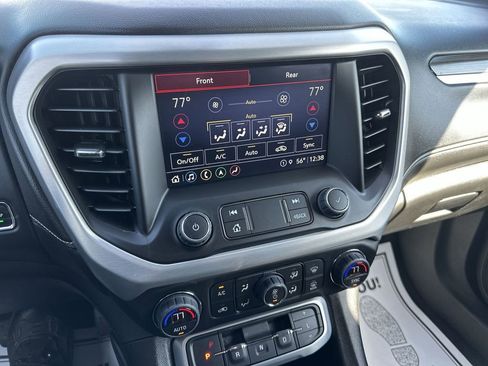 Used 2023 GMC Acadia SLT FWD image 18