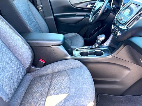 Used 2022 Chevrolet Equinox LT image 24