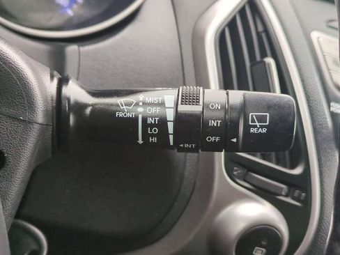 Used 2012 Hyundai Tucson GLS image 25