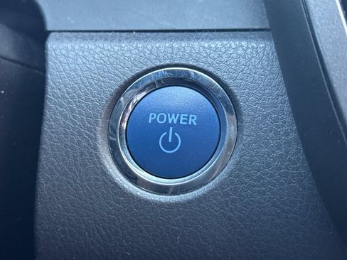 Used 2021 Toyota Camry SE w/ Cold Weather Package FWD image 34