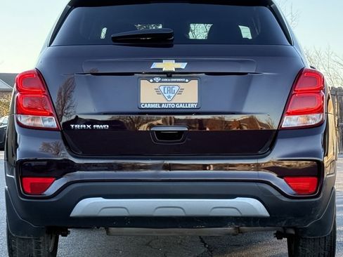 Used 2021 Chevrolet Trax LT w/ LT Convenience Package image 4
