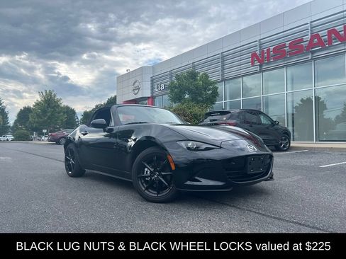 Used 2024 MAZDA MX-5 Miata Sport RWD image 2
