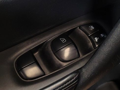 Used 2020 Nissan Rogue SV image 27