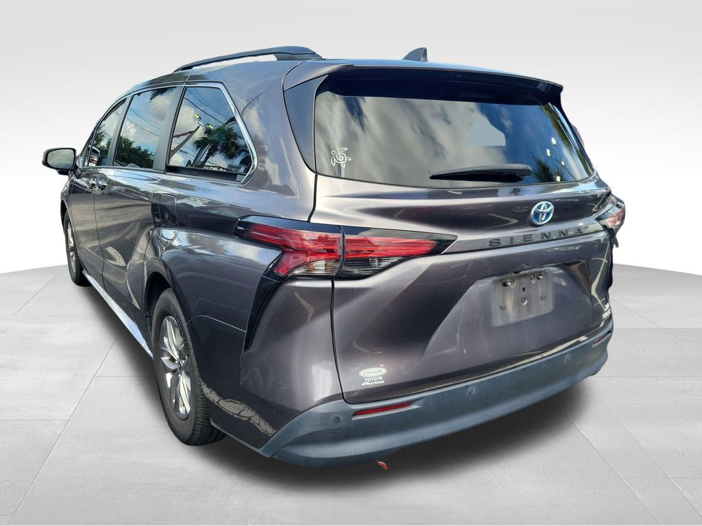 Used 2022 Toyota Sienna XLE w/ XLE Plus Package FWD image 15