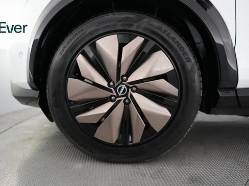 Used 2023 Nissan Ariya Premiere image 20