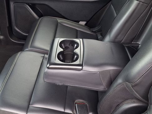 Used 2024 Ford Explorer XLT w/ Equipment Group 202A image 13