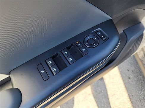 New 2025 Kia K4 LXS image 10