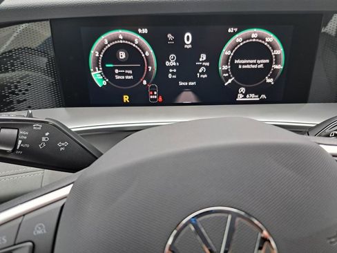 New 2026 Volkswagen Tiguan SE image 11