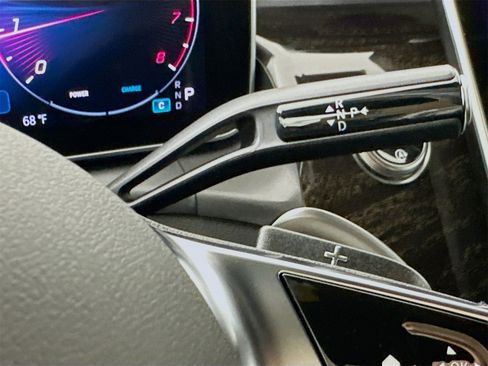 Certified 2025 Mercedes-Benz GLC 300 image 17