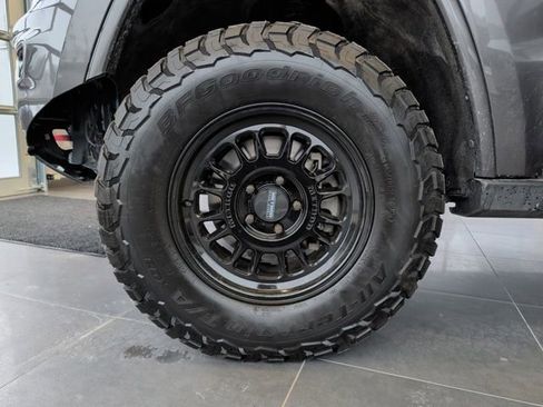 Used 2019 Jeep Grand Cherokee Altitude AWD/4WD image 38