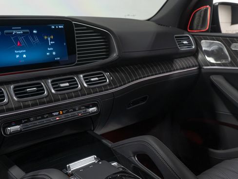 Used 2025 Mercedes-Benz Maybach GLS 600 4MATIC image 51