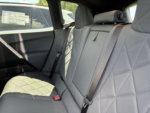 Used 2024 BMW iX xDrive50 w/ Premium Package AWD/4WD image 8
