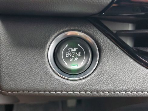 Used 2025 Buick Enclave Avenir FWD image 24