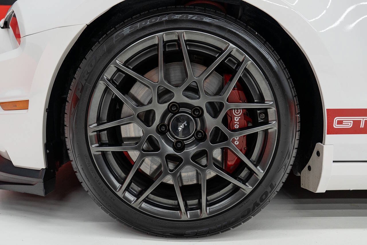 Used 2013 Ford Mustang Shelby GT500 RWD image 31