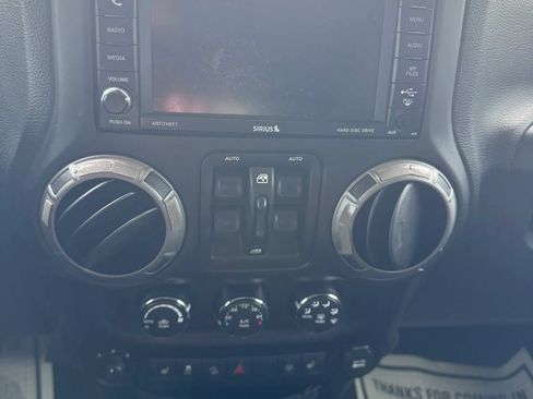 Used 2013 Jeep Wrangler Unlimited Sahara AWD/4WD image 20
