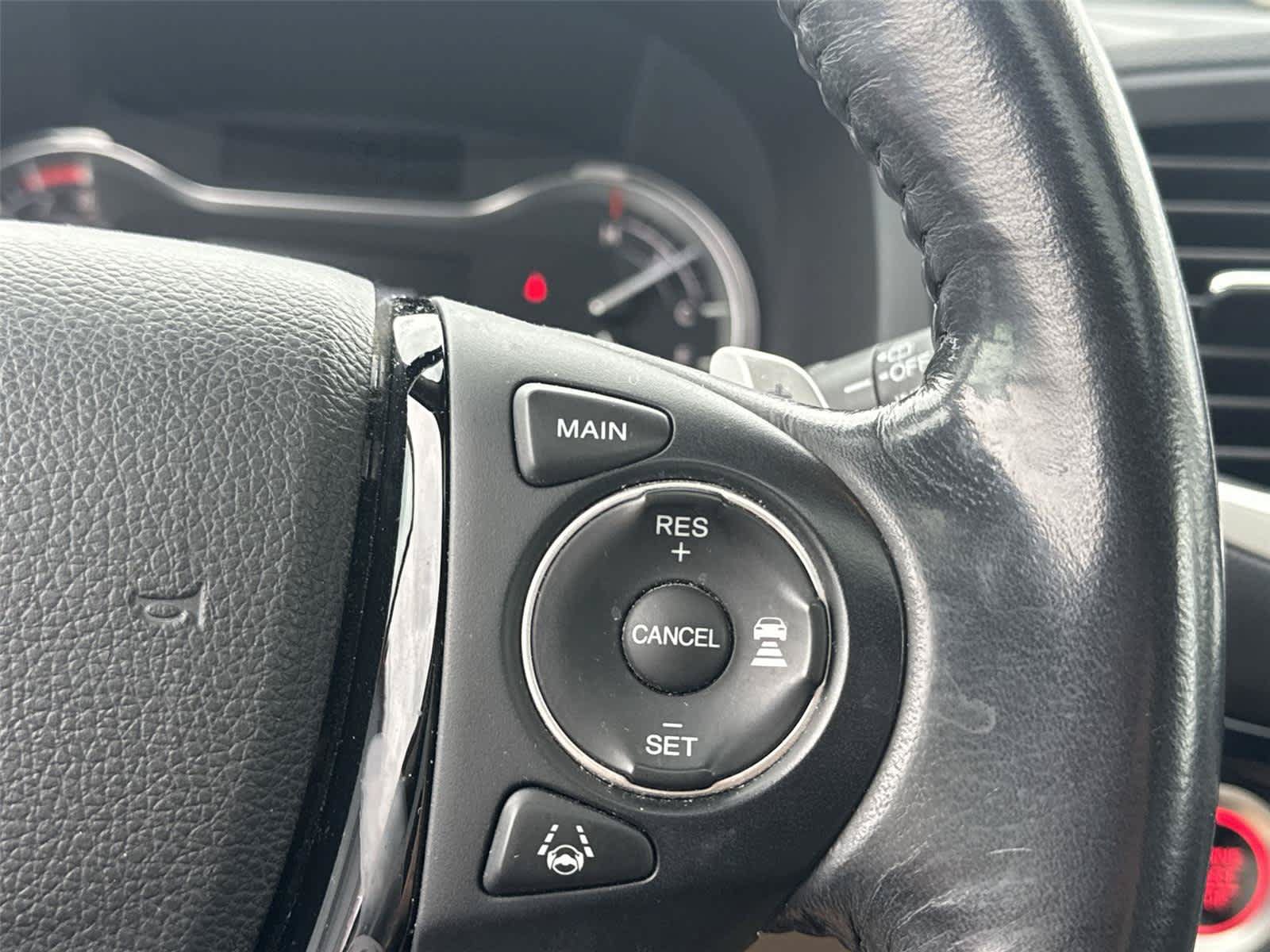 Used 2018 Honda Pilot Touring image 15