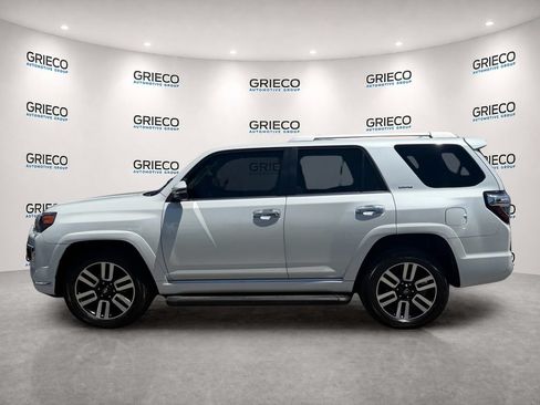 Used 2024 Toyota 4Runner Limited AWD/4WD image 4