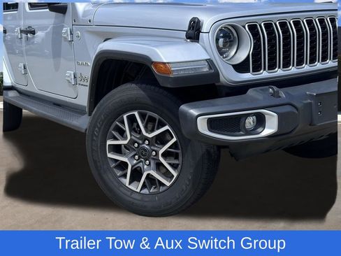 Used 2024 Jeep Wrangler Unlimited Sahara AWD/4WD image 2