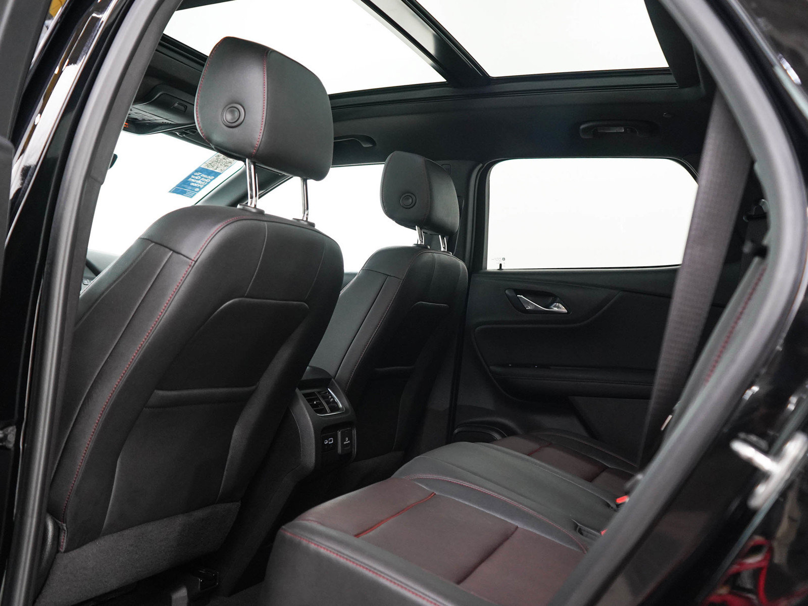 Used 2021 Chevrolet Blazer RS w/ Enhanced Convenience Package AWD/4WD image 18