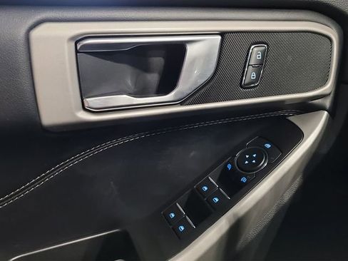 Used 2021 Ford Explorer XLT w/ Equipment Group 202A image 16