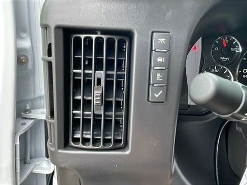New 2026 Chevrolet Express 2500 RWD image 27