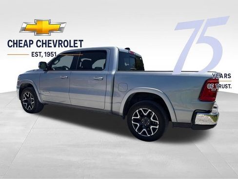 Used 2025 RAM 1500 Laramie AWD/4WD image 3