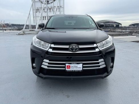 Used 2017 Toyota Highlander XLE image 4